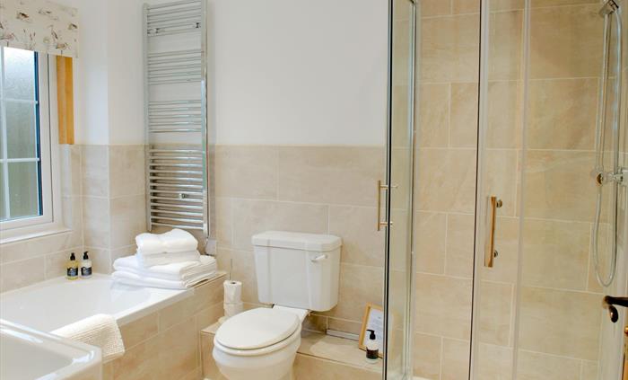 Bathroom in Daffodil